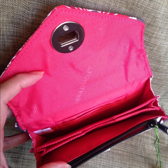 VB Your Turn Smartphone Wristlet in Cheery blossom - Picture 4 of 4